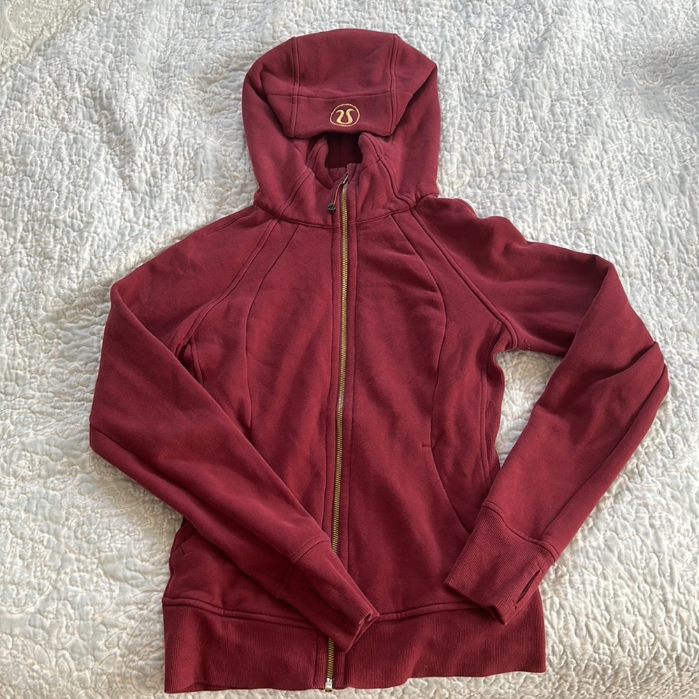 Lululemon scuba mulled wine and gold